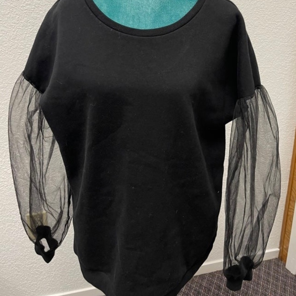Sweatshirt with toile sleves